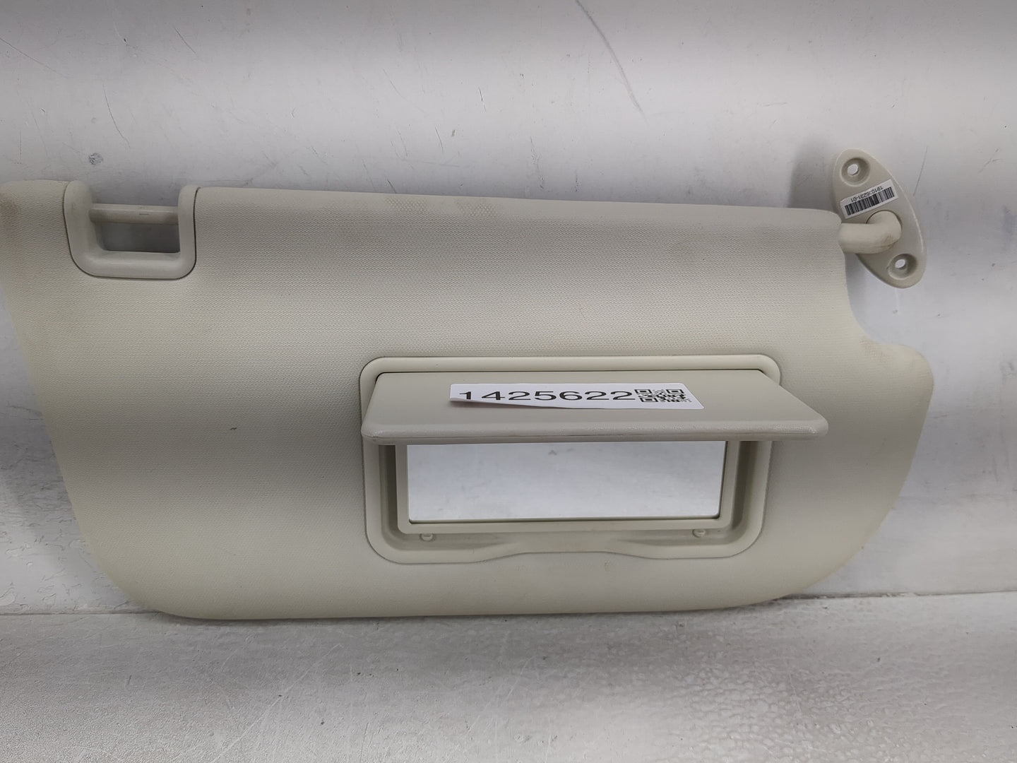 2013-2015 Ford Focus Sun Visor Shade Replacement Passenger Right Mirror Fits Fits 2013 2014 2015 OEM Used Auto Parts - Oemus