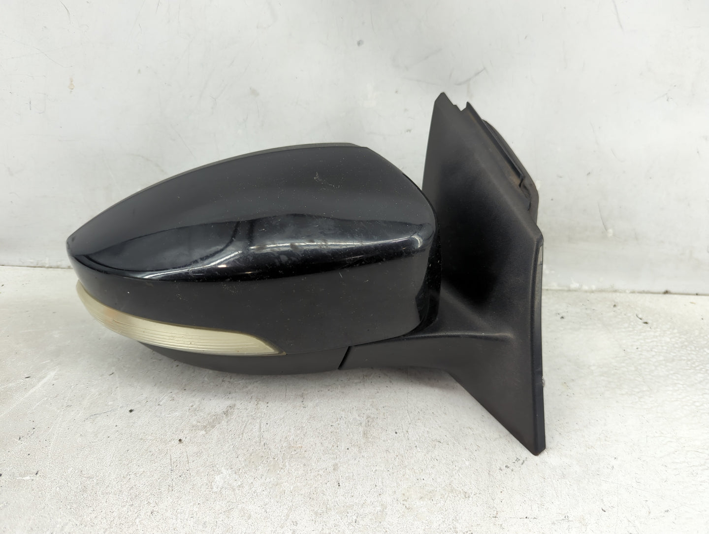 2015-2018 Ford Focus Passenger Side View Mirror - Right Door Mirror OEM Used - Oemusedautoparts1.com