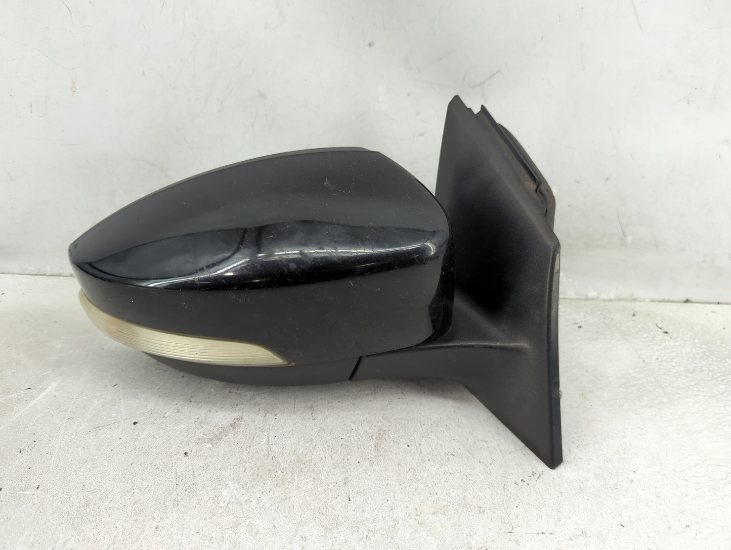 2015-2018 Ford Focus Passenger Side View Mirror - Right Door Mirror OEM Used - Oemusedautoparts1.com