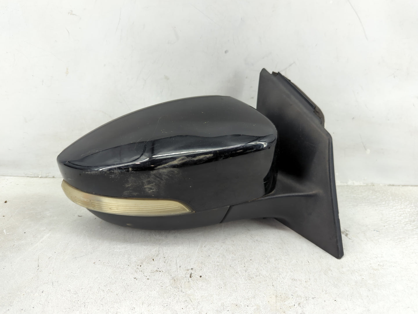 2015-2018 Ford Focus Passenger Side View Mirror - Right Door Mirror OEM Used - Oemusedautoparts1.com