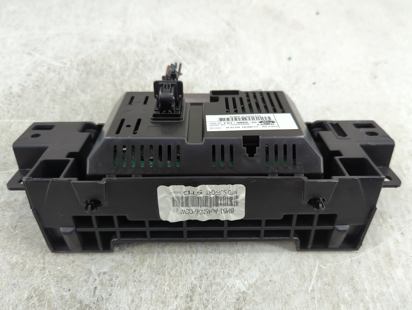 2015-2018 Ford Focus Information Display Screen - Oemusedautoparts1.com