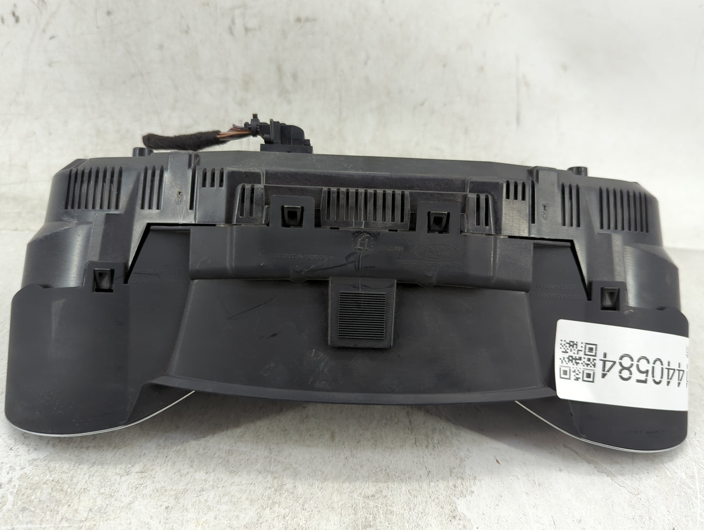 2017-2018 Ford Focus Instrument Cluster Speedometer Gauges P/N:5085074 2625776, F1ET-10849-CTP, 72316361 Fits Fits 2017 2018