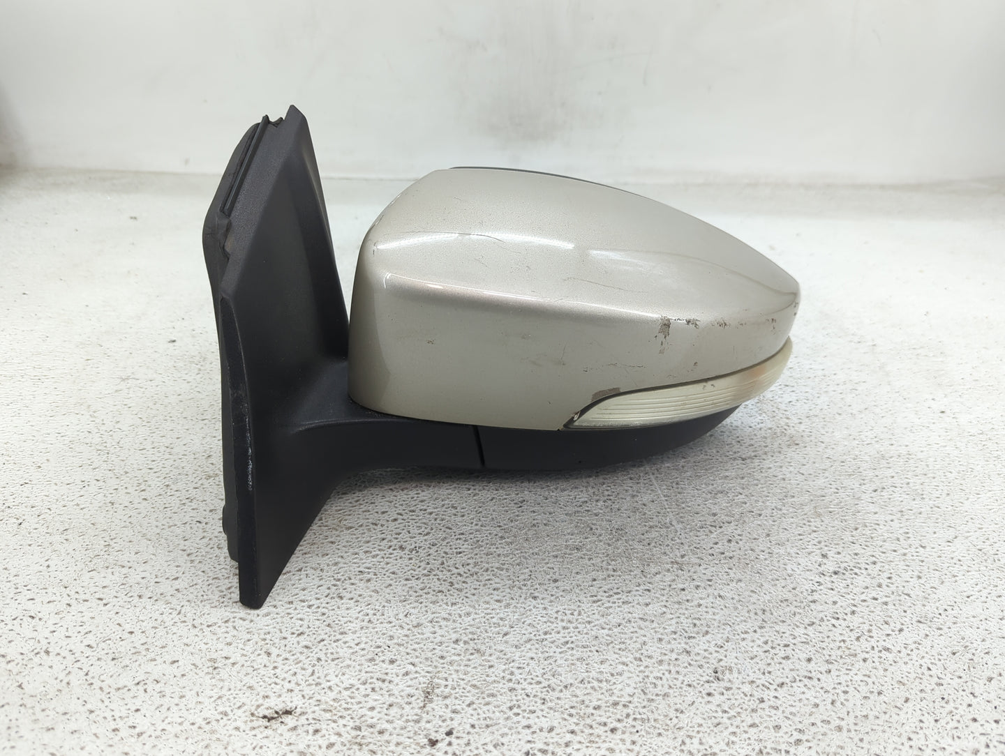 2015-2018 Ford Focus Driver Side View Mirror - Left Door Mirror OEM Used - Oemusedautoparts1.com