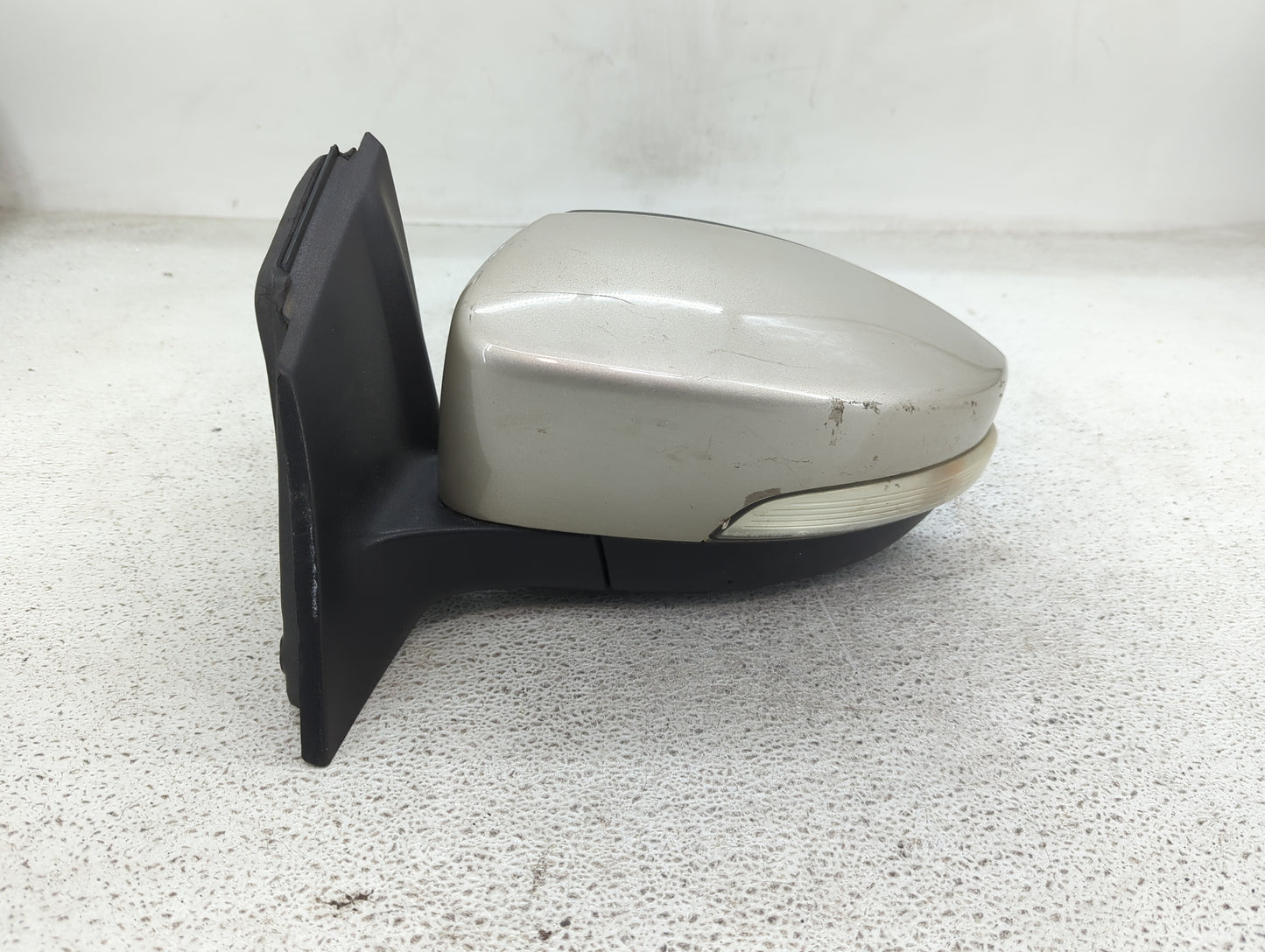 2015-2018 Ford Focus Driver Side View Mirror - Left Door Mirror OEM Used - Oemusedautoparts1.com