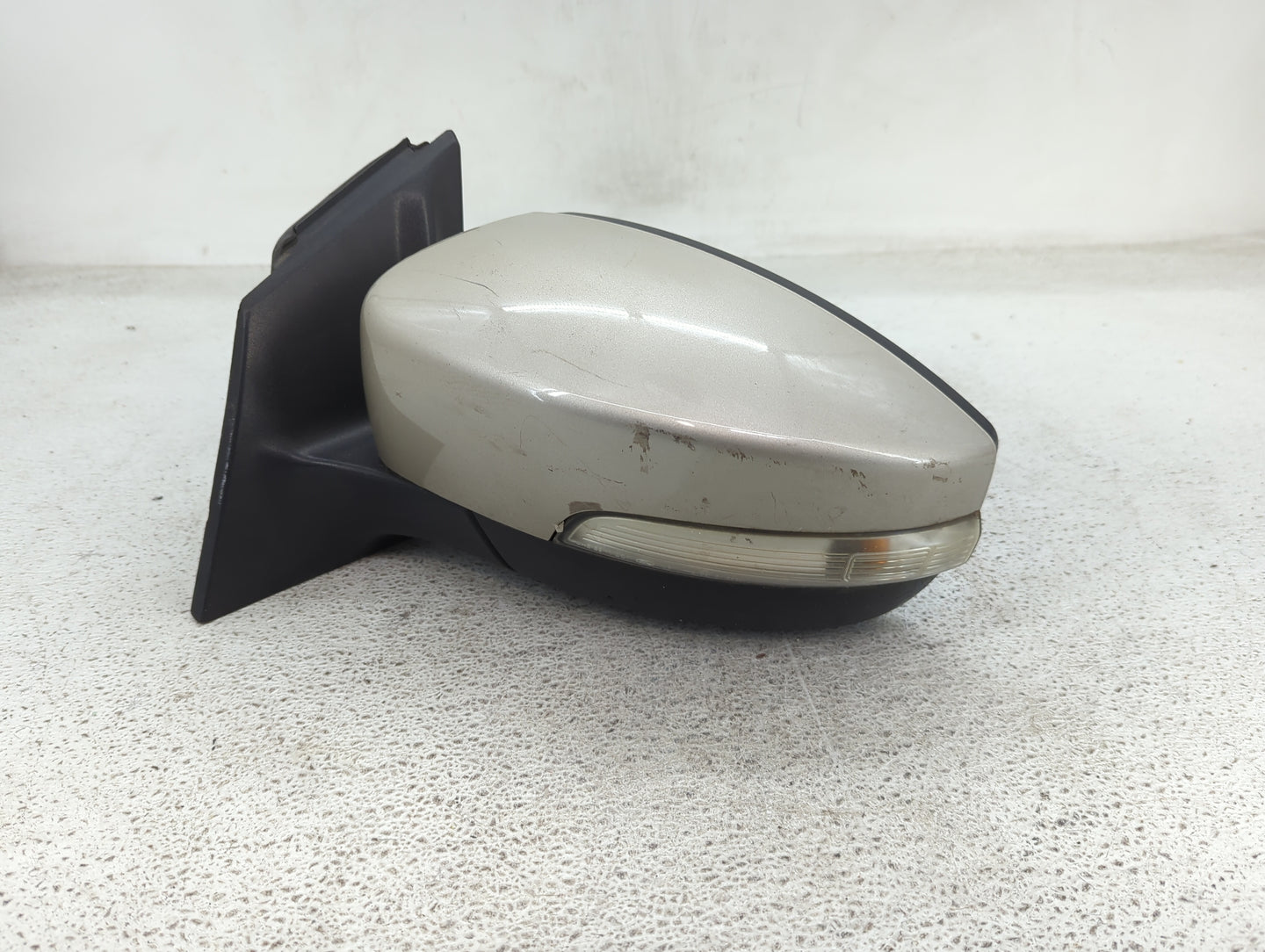 2015-2018 Ford Focus Driver Side View Mirror - Left Door Mirror OEM Used - Oemusedautoparts1.com