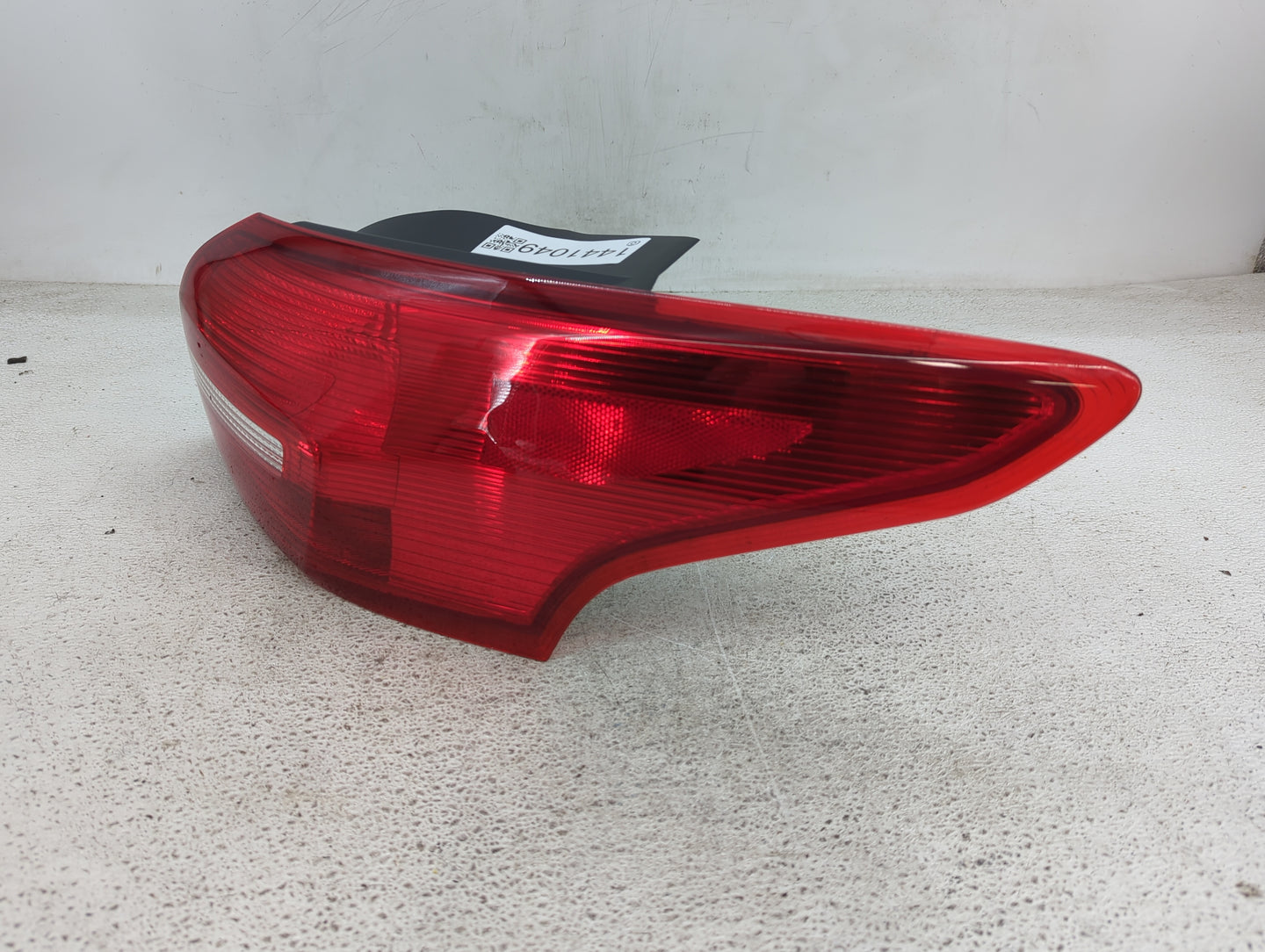 2015-2018 Ford Focus Tail Light Assembly Passenger Right OEM P/N:F1EB-13404-FE Fits Fits 2015 2016 2017 2018 OEM Used Auto P