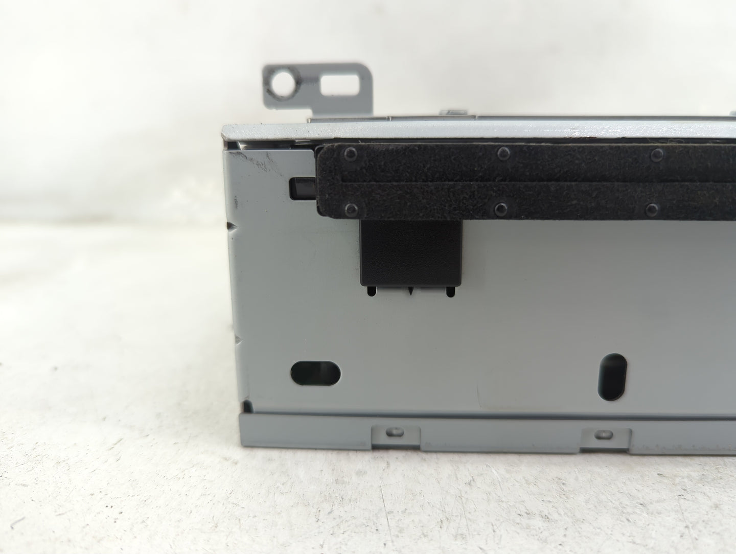 2017-2018 Ford Focus Radio AM FM Cd Player Receiver Replacement P/N:FM5T-19C107-KH Fits Fits 2017 2018 OEM Used Auto Parts -