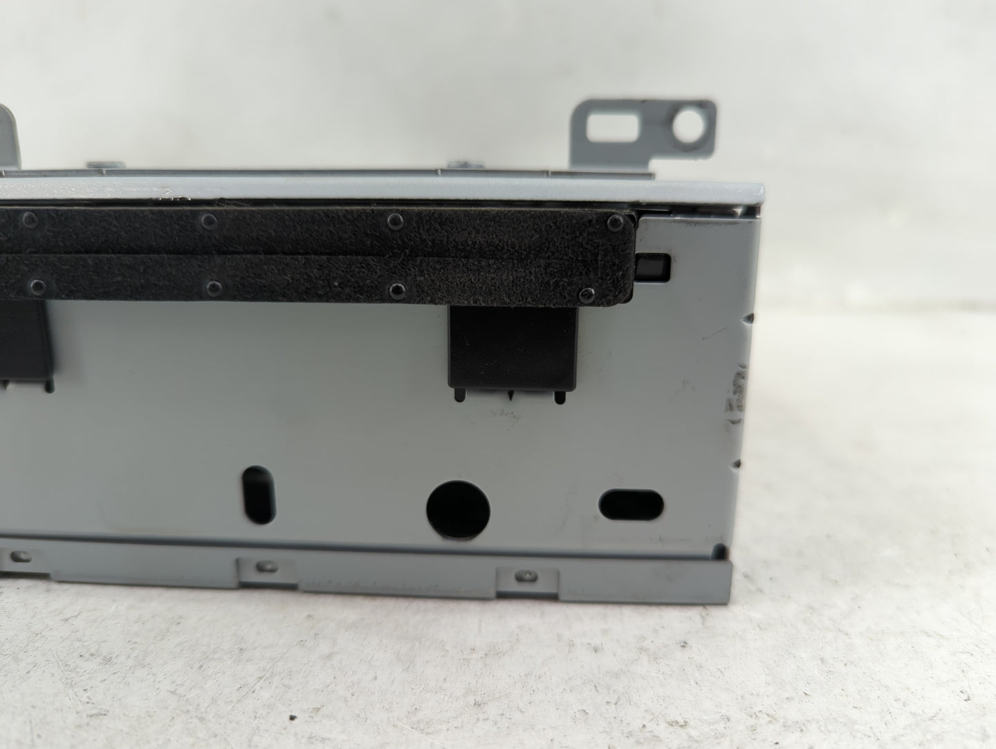 2017-2018 Ford Focus Radio AM FM Cd Player Receiver Replacement P/N:FM5T-19C107-KH Fits Fits 2017 2018 OEM Used Auto Parts -