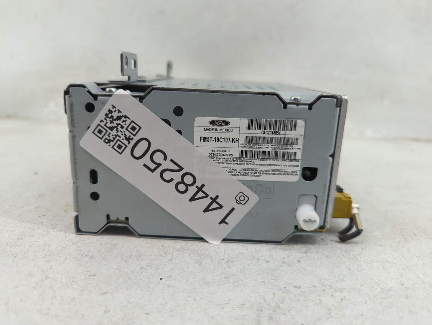 2017-2018 Ford Focus Radio AM FM Cd Player Receiver Replacement P/N:FM5T-19C107-KH Fits Fits 2017 2018 OEM Used Auto Parts -
