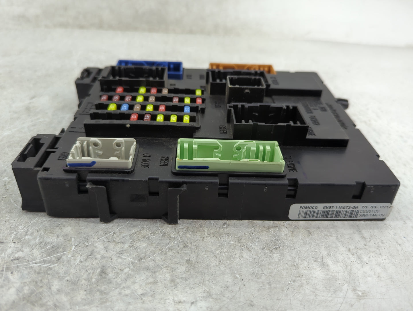 2016-2018 Ford Focus Body Control Module Bcm Inner Cabin Fuse Box - Oemusedautoparts1.com