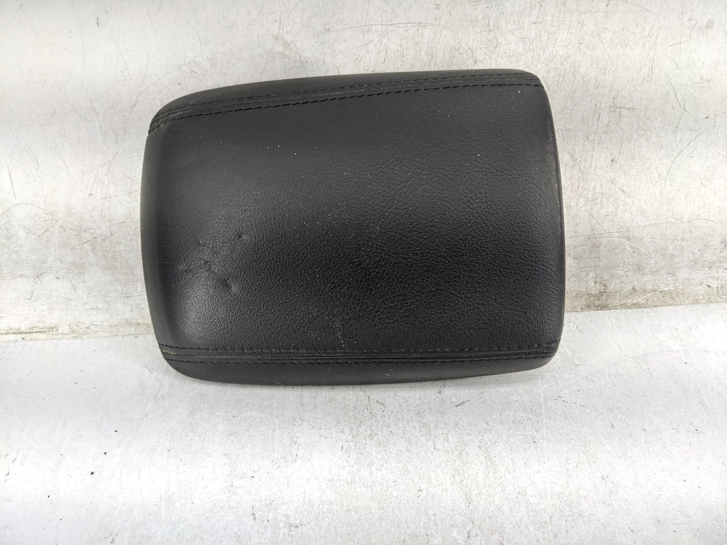 2018 Ford Focus Center Console Armrest Cover Lid P/N:F1EB A045C74 Fits OEM Used Auto Parts - Oemusedautoparts1.com