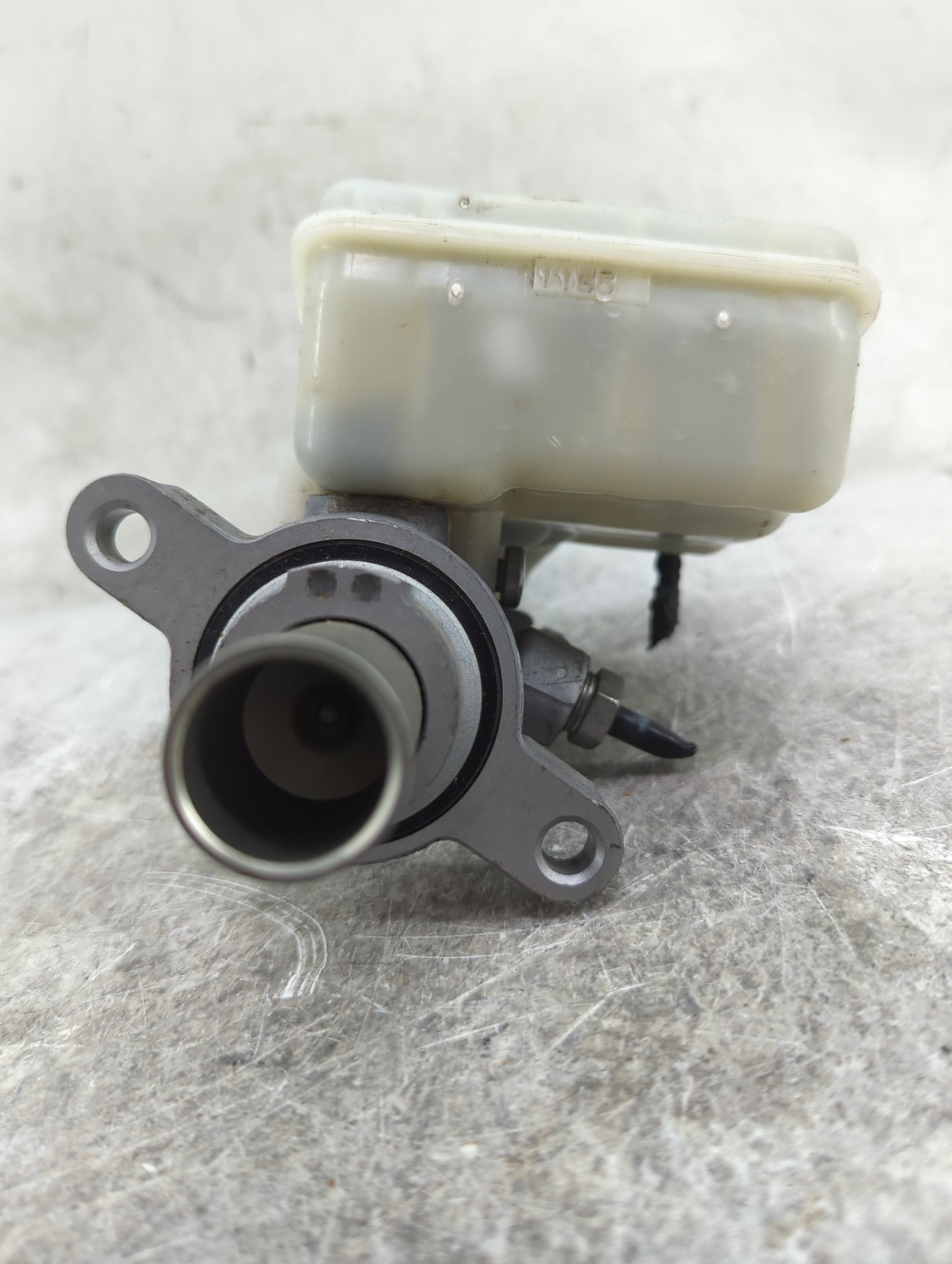2018 Ford Focus Brake Master Cylinder 1467698 - Oemusedautoparts1.com