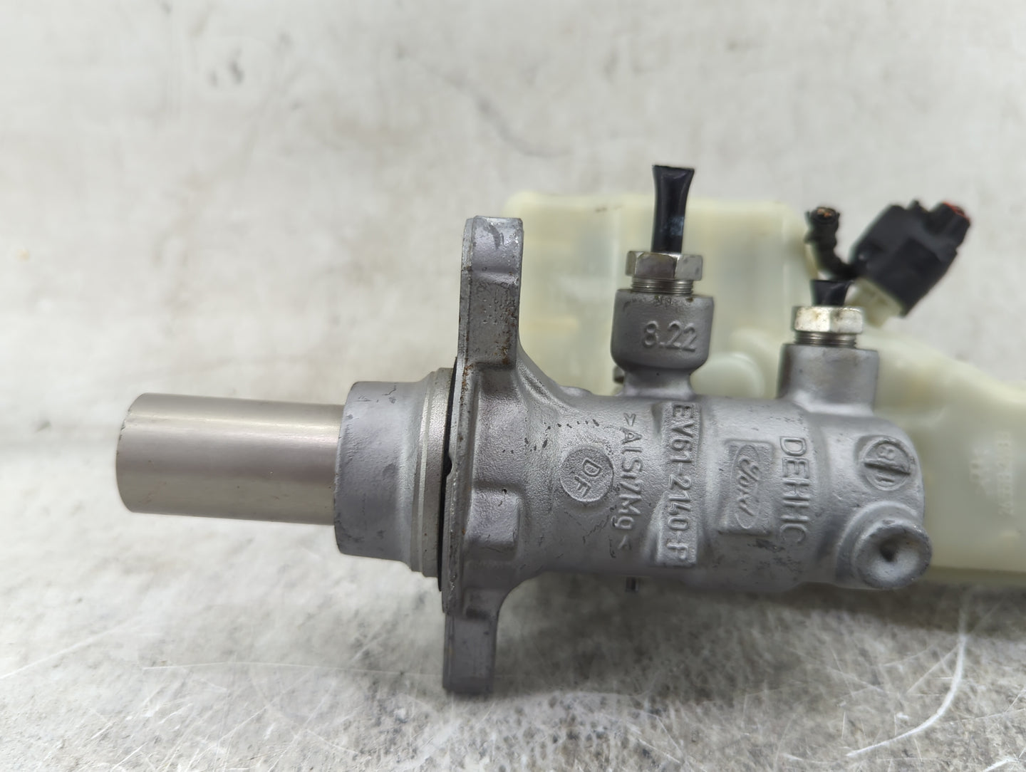 2018 Ford Focus Brake Master Cylinder 1467698 - Oemusedautoparts1.com
