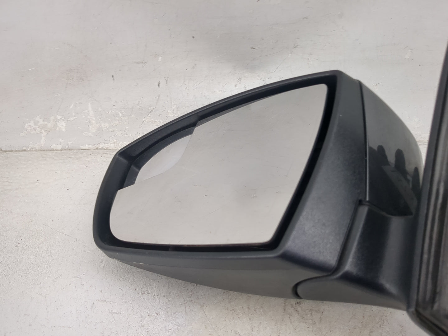 2018 Ford Focus Driver Side View Mirror - Left Door Mirror OEM Used - Oemusedautoparts1.com