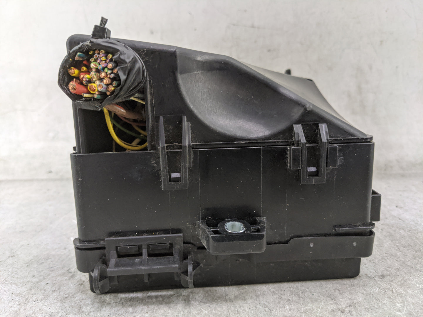 2017-2018 Ford Focus Fusebox Fuse Box Panel Relay Module P/N:AV6T-14A067-AD E02345500 Fits Fits 2017 2018 OEM Used Auto Part