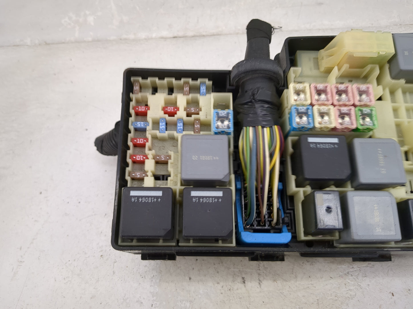 2017-2018 Ford Focus Fusebox Fuse Box Panel Relay Module P/N:GJ7T-14A073-BA Fits Fits 2017 2018 OEM Used Auto Parts - Oemuse