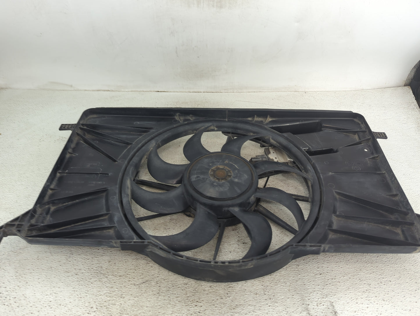 2012-2018 Ford Focus Electric Radiator Cooling Fan Motor Assembly P/N:1137328587 CV61-8C607-BA Fits OEM Used Auto Parts - Oe