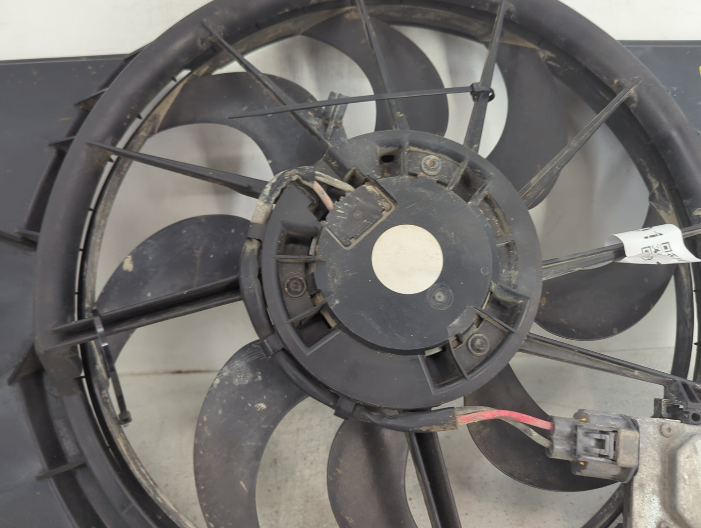 2012-2018 Ford Focus Electric Radiator Cooling Fan Motor Assembly P/N:BV61-8C607-BD BV6H-8C607-HC Fits OEM Used Auto Parts -