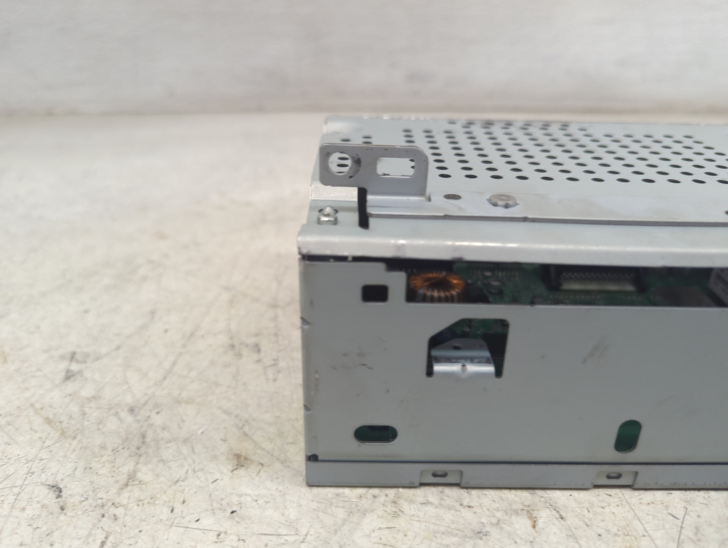 2017-2018 Ford Focus Radio AM FM Cd Player Receiver Replacement P/N:JM5T-18D818-BA Fits Fits 2017 2018 OEM Used Auto Parts -