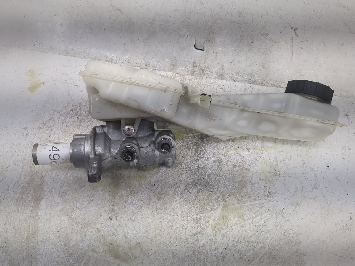 2012-2018 Ford Focus Brake Master Cylinder 1496918 - Oemusedautoparts1.com
