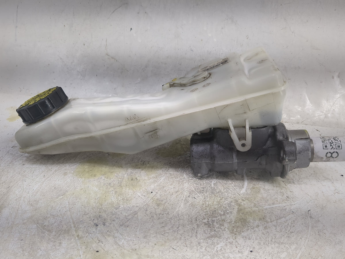2012-2018 Ford Focus Brake Master Cylinder 1496918 - Oemusedautoparts1.com
