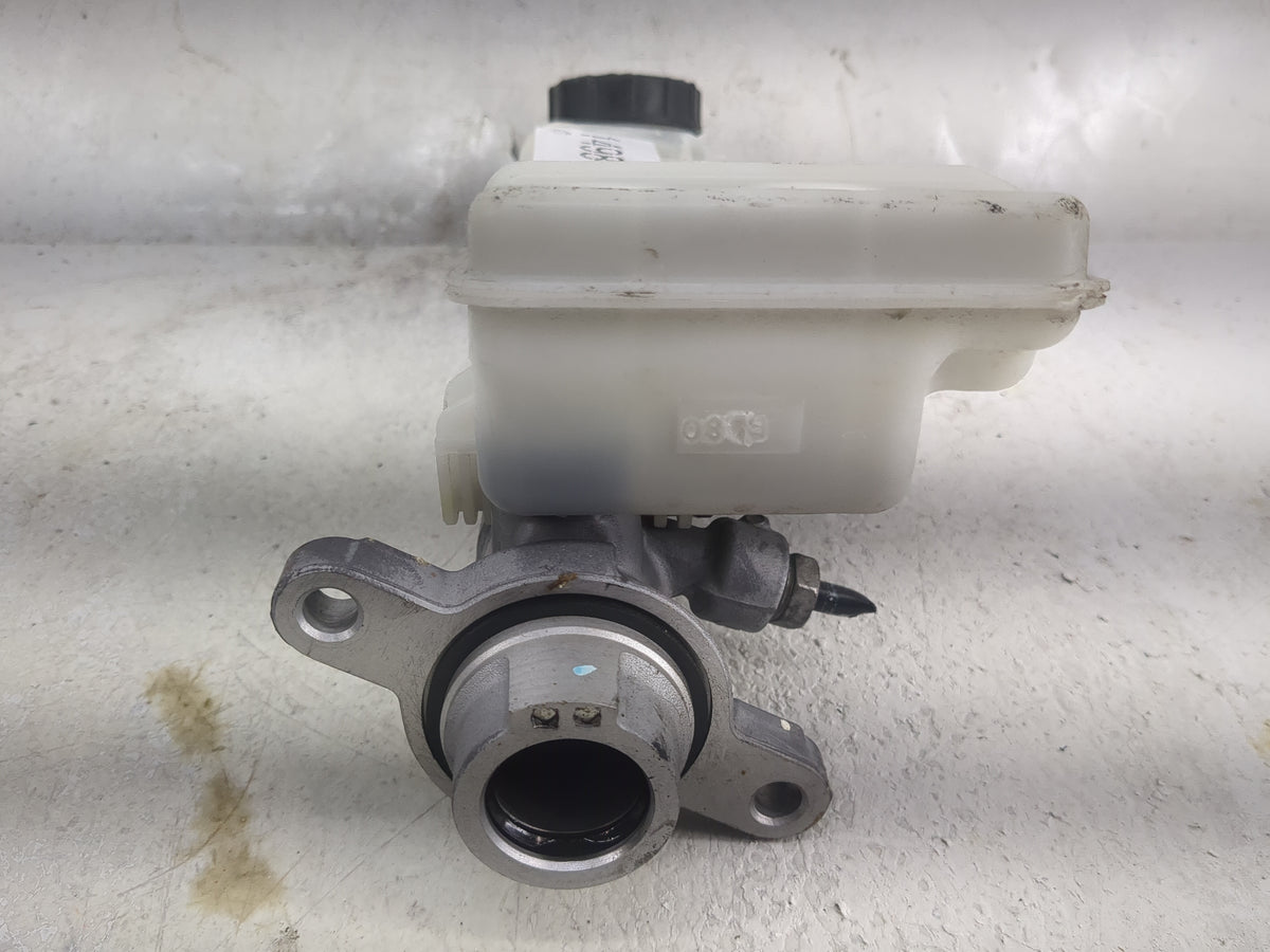 2012-2018 Ford Focus Brake Master Cylinder 1498445 - Oemusedautoparts1.com