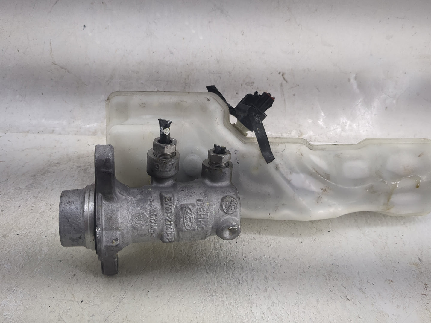 2012-2018 Ford Focus Brake Master Cylinder 1498445 - Oemusedautoparts1.com