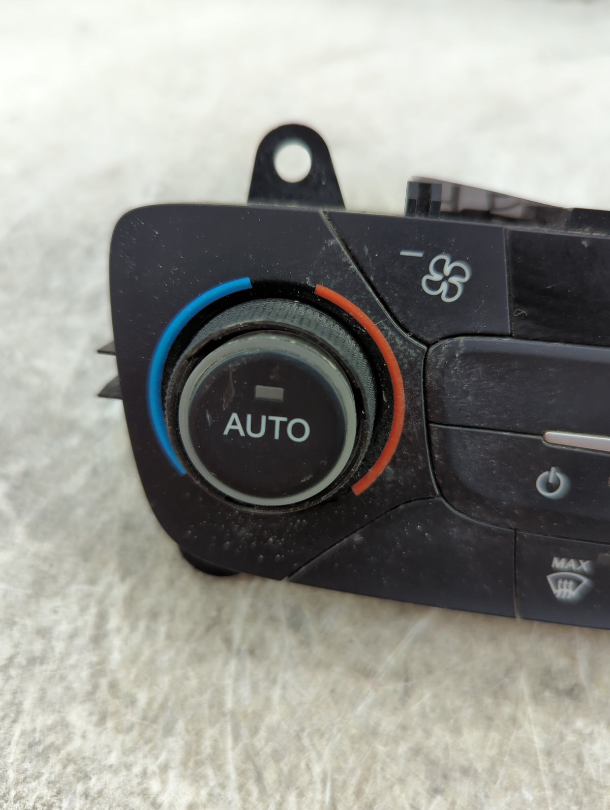 2015-2018 Ford Focus Climate Control Module Temperature AC/Heater Replacement P/N:F1ET-18C612-AJ Fits Fits 2015 2016 2017 20