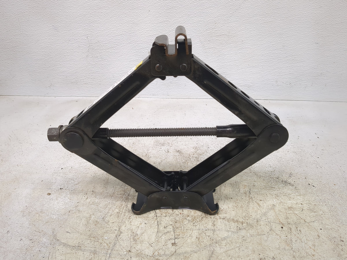2018 Ford Focus Spare Scissor Car Jack 1512502 - Oemusedautoparts1.com