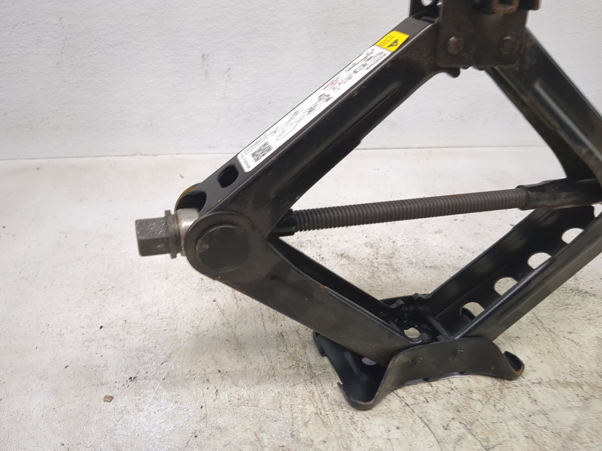 2018 Ford Focus Spare Scissor Car Jack 1512502 - Oemusedautoparts1.com