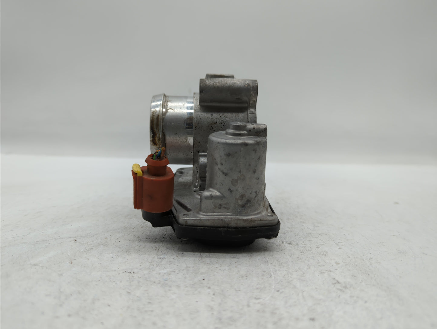 2015-2018 Ford Focus Throttle Body P/N:CM5G-9F991-FC CM5G-9F991-GA Fits Fits 2014 2015 2016 2017 2018 OEM Used Auto Parts - 