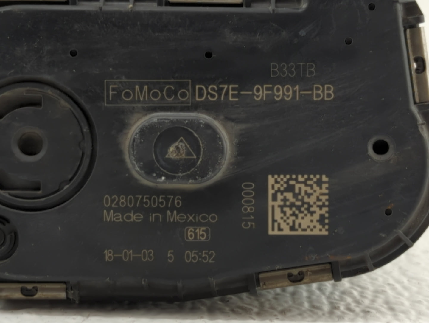 2014-2018 Ford Focus Throttle Body P/N:DS7E-9F991-BB Fits Fits 2014 2015 2016 2017 2018 2019 OEM Used Auto Parts - Oemusedau