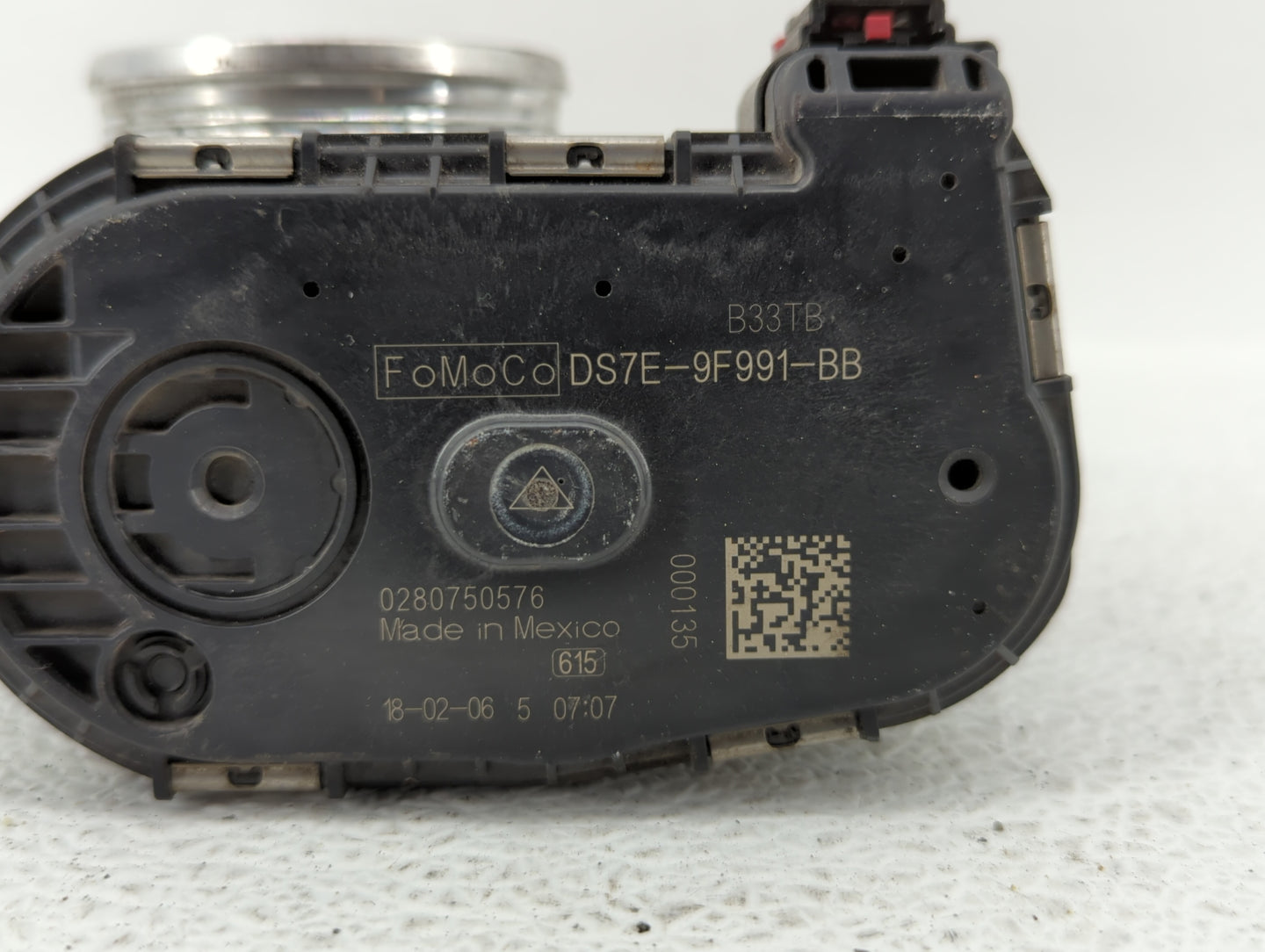 2014-2018 Ford Focus Throttle Body P/N:DS7E-9F991-BB Fits Fits 2014 2015 2016 2017 2018 2019 OEM Used Auto Parts - Oemusedau