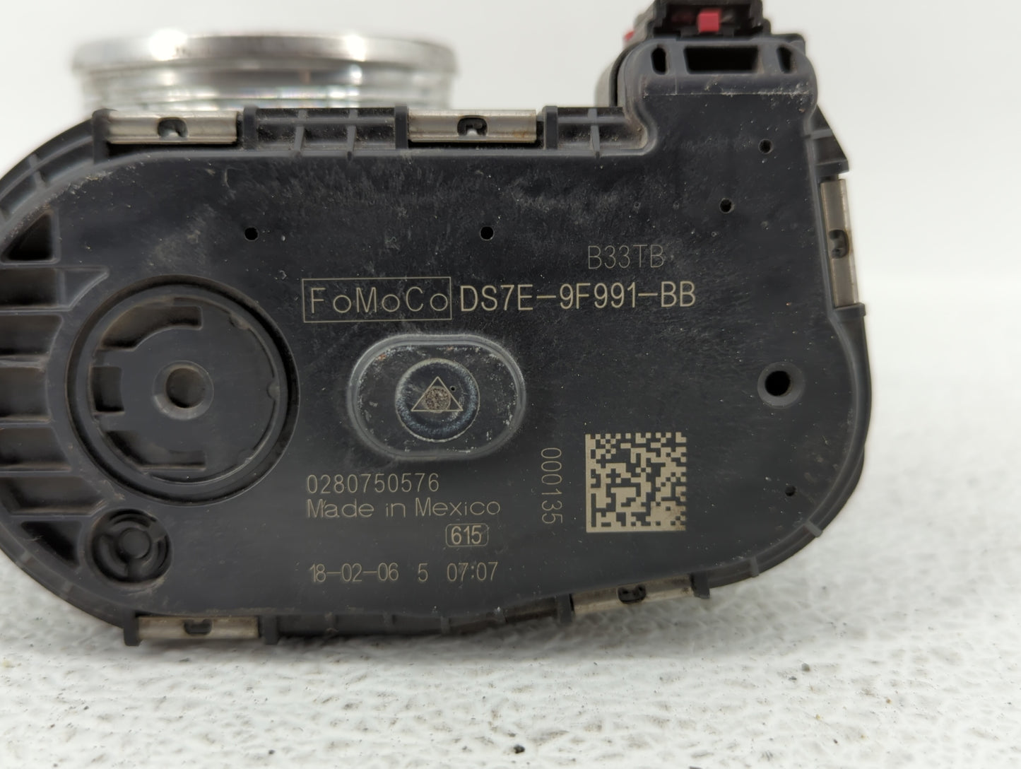 2014-2018 Ford Focus Throttle Body P/N:DS7E-9F991-BB Fits Fits 2014 2015 2016 2017 2018 2019 OEM Used Auto Parts - Oemusedau