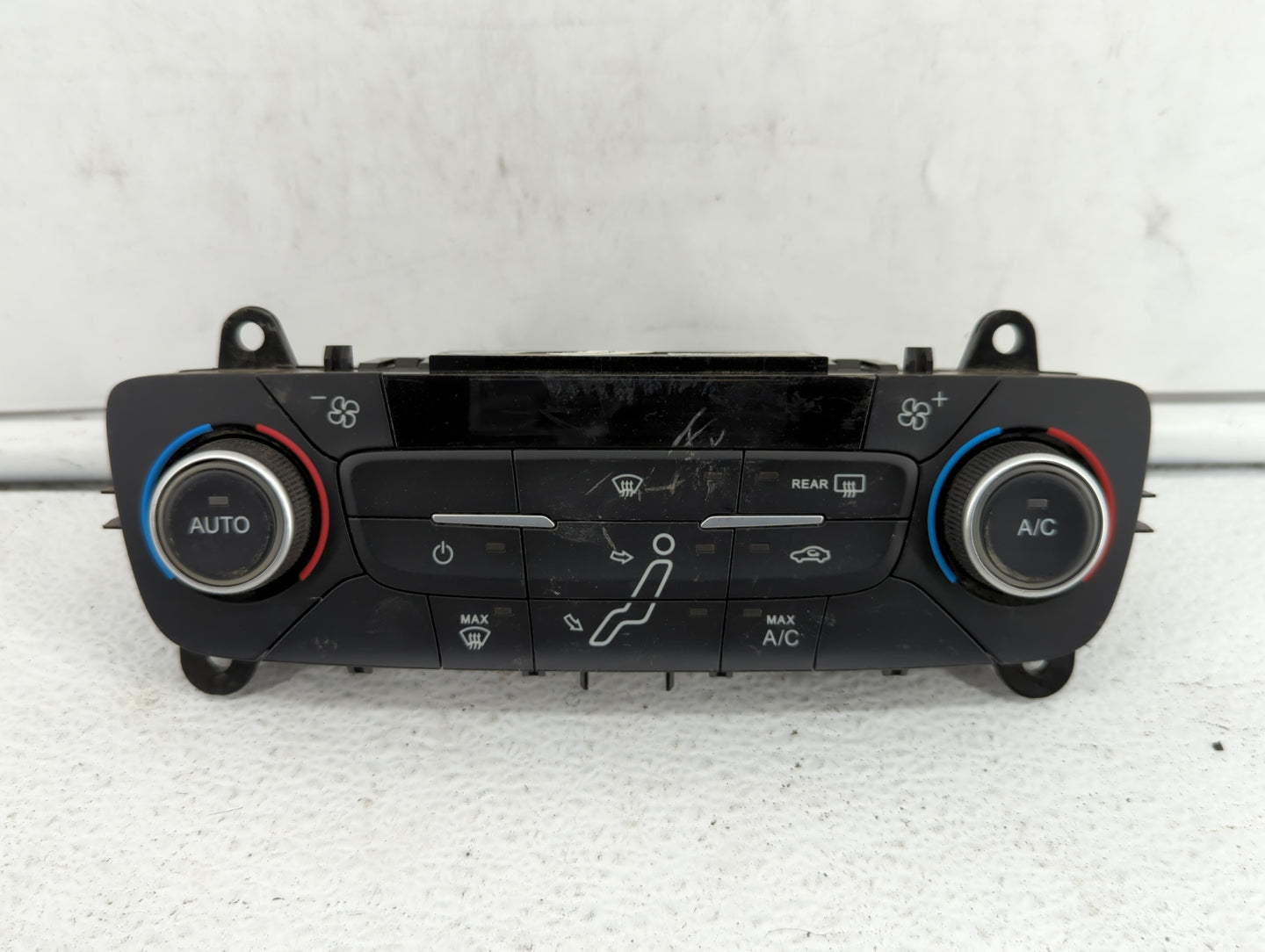 2015-2018 Ford Focus Climate Control Module Temperature AC/Heater Replacement P/N:F1ET-18549 F1ET-18C612-AG Fits OEM Used Au