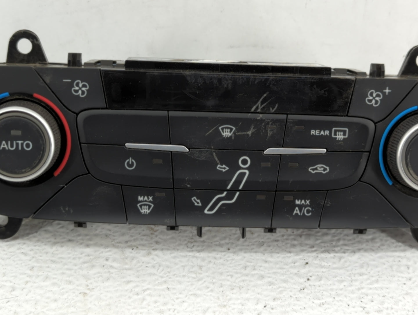 2015-2018 Ford Focus Climate Control Module Temperature AC/Heater Replacement P/N:F1ET-18549 F1ET-18C612-AG Fits OEM Used Au