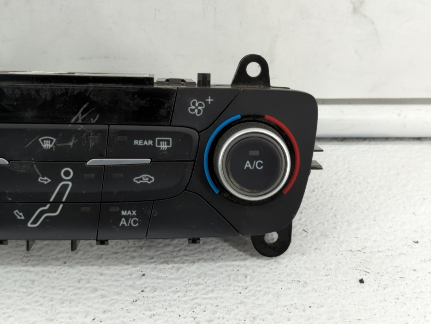 2015-2018 Ford Focus Climate Control Module Temperature AC/Heater Replacement P/N:F1ET-18549 F1ET-18C612-AG Fits OEM Used Au