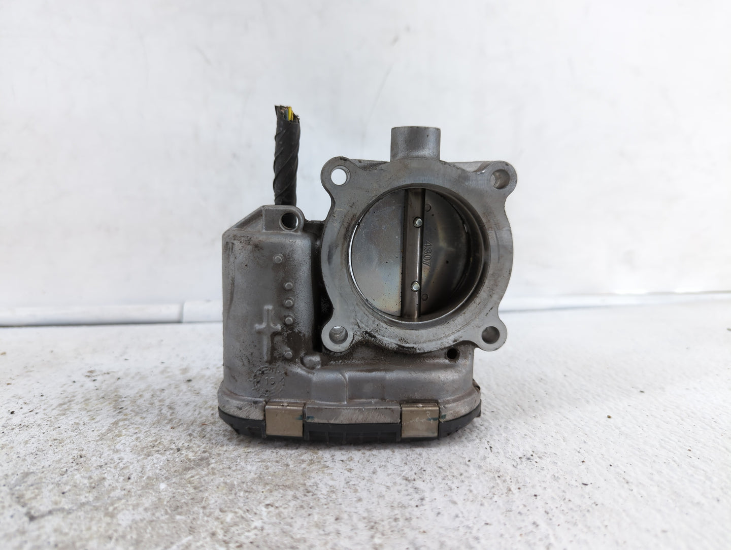 2014-2018 Ford Focus Throttle Body P/N:0 280 750 566 DS7E-9F991-BB Fits Fits 2014 2015 2016 2017 2018 2019 OEM Used Auto Par