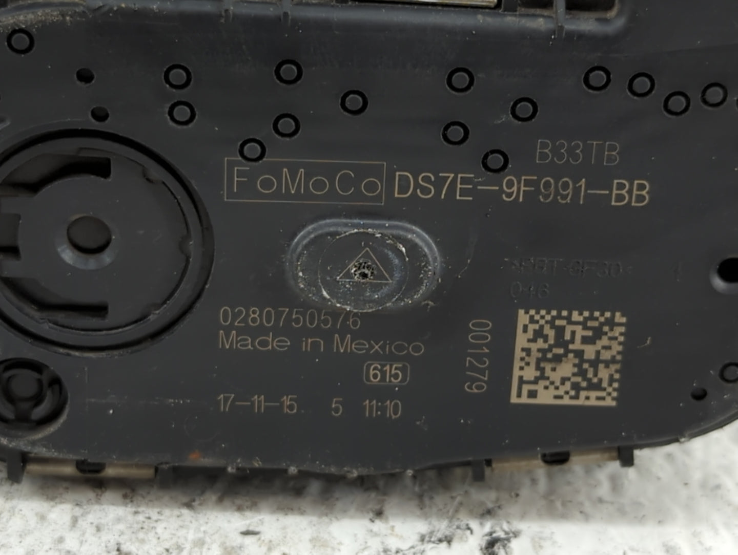 2014-2018 Ford Focus Throttle Body P/N:0 280 750 566 DS7E-9F991-BB Fits Fits 2014 2015 2016 2017 2018 2019 OEM Used Auto Par