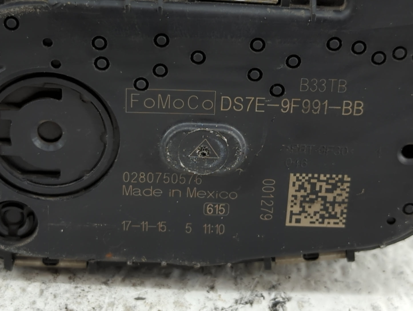 2014-2018 Ford Focus Throttle Body P/N:0 280 750 566 DS7E-9F991-BB Fits Fits 2014 2015 2016 2017 2018 2019 OEM Used Auto Par