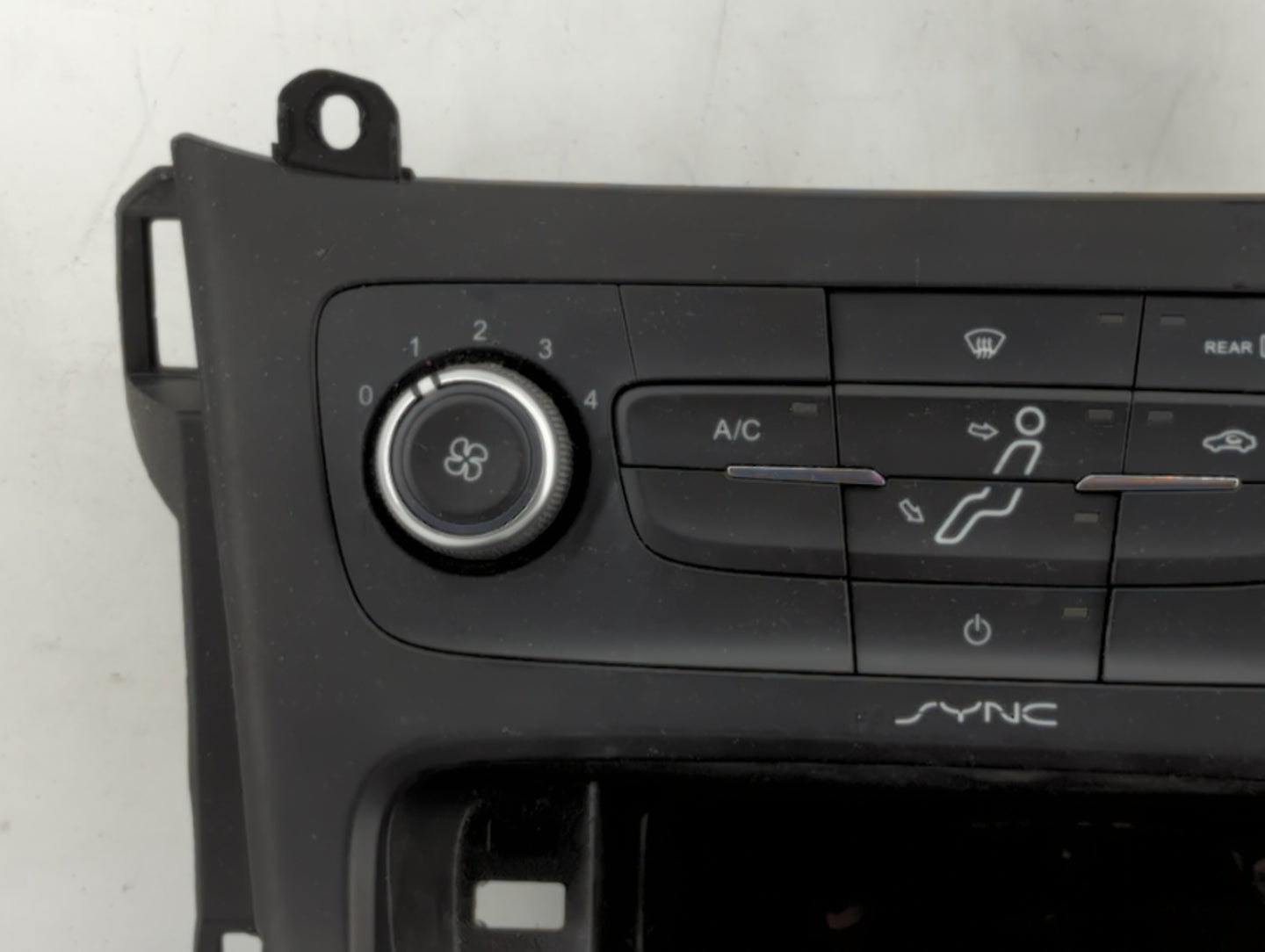 2015-2018 Ford Focus Climate Control Module Temperature AC/Heater Replacement P/N:F1ET-18K811-KD F1ET-18549 Fits OEM Used Au