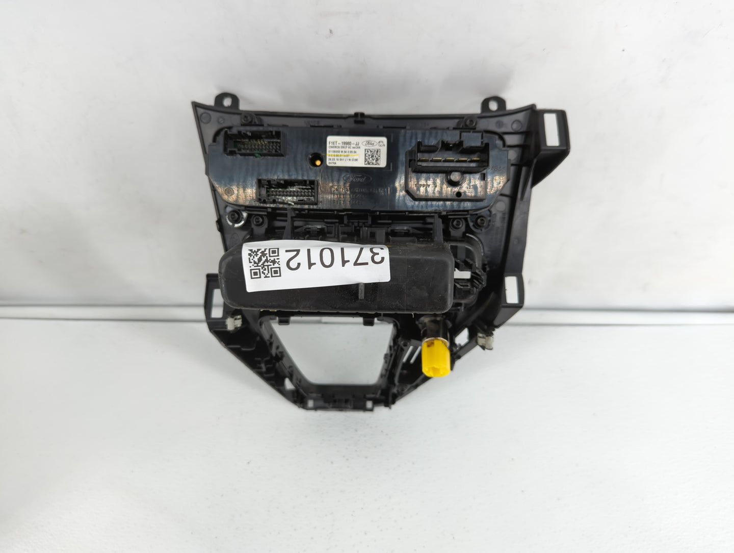 2015-2018 Ford Focus Climate Control Module Temperature AC/Heater Replacement P/N:F1ET-18K811-KD F1ET-18549 Fits OEM Used Au