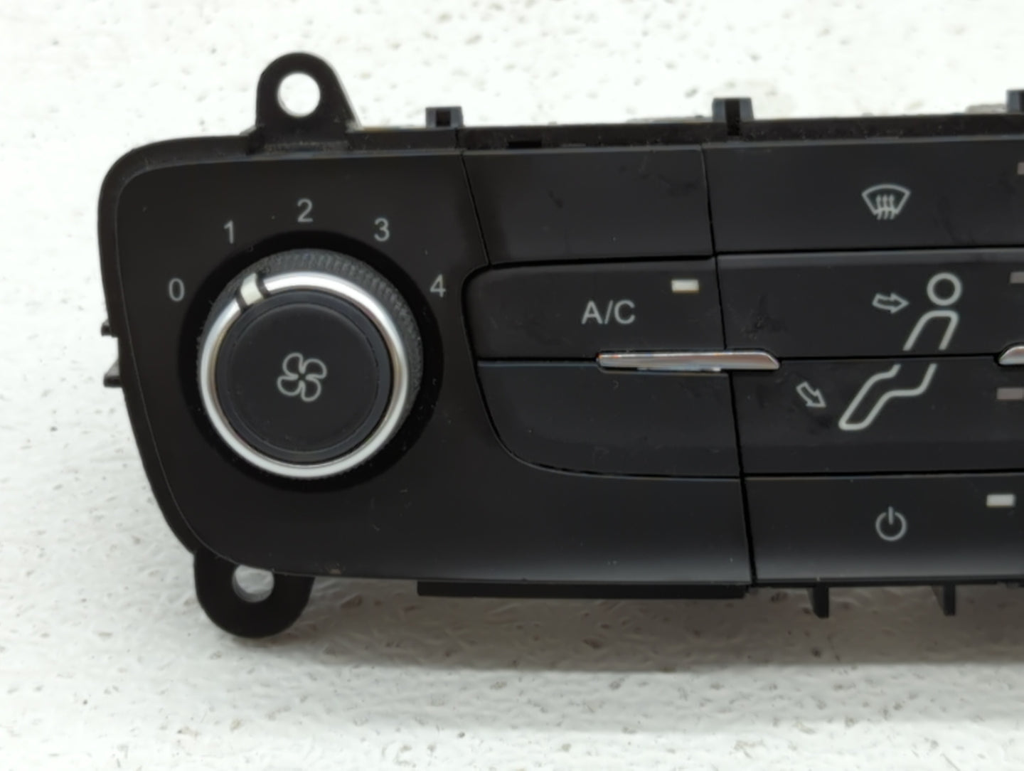 2015-2018 Ford Focus Climate Control Module Temperature AC/Heater Replacement P/N:F1EB-18835-M F1ET-18K811-KD Fits OEM Used 