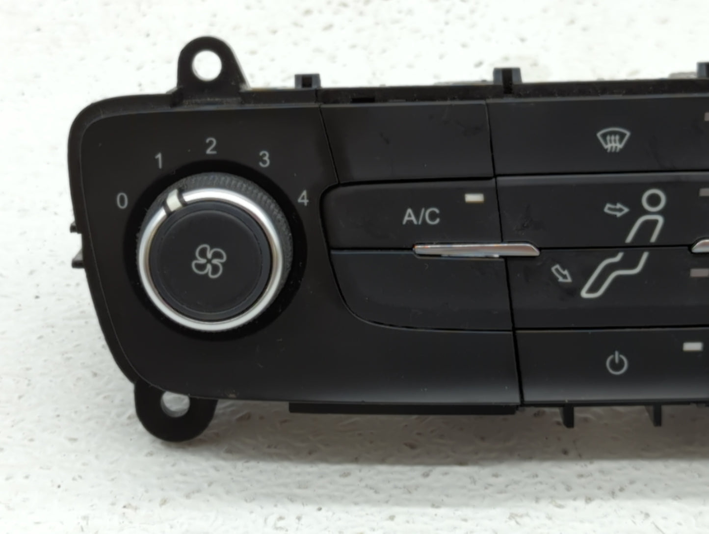 2015-2018 Ford Focus Climate Control Module Temperature AC/Heater Replacement P/N:F1EB-18835-M F1ET-18K811-KD Fits OEM Used 