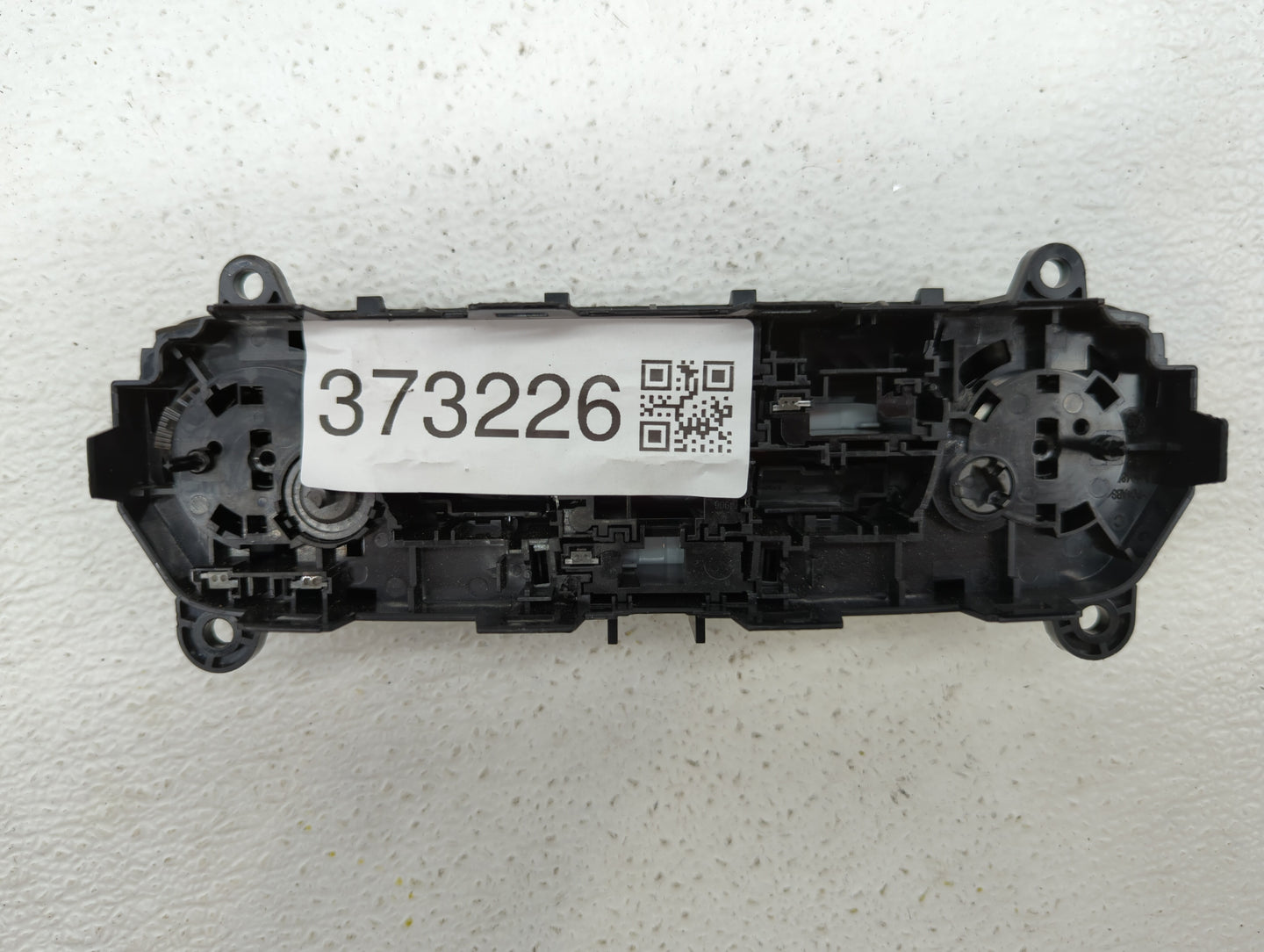 2015-2018 Ford Focus Climate Control Module Temperature AC/Heater Replacement P/N:F1EB-18835-M F1ET-18K811-KD Fits OEM Used 