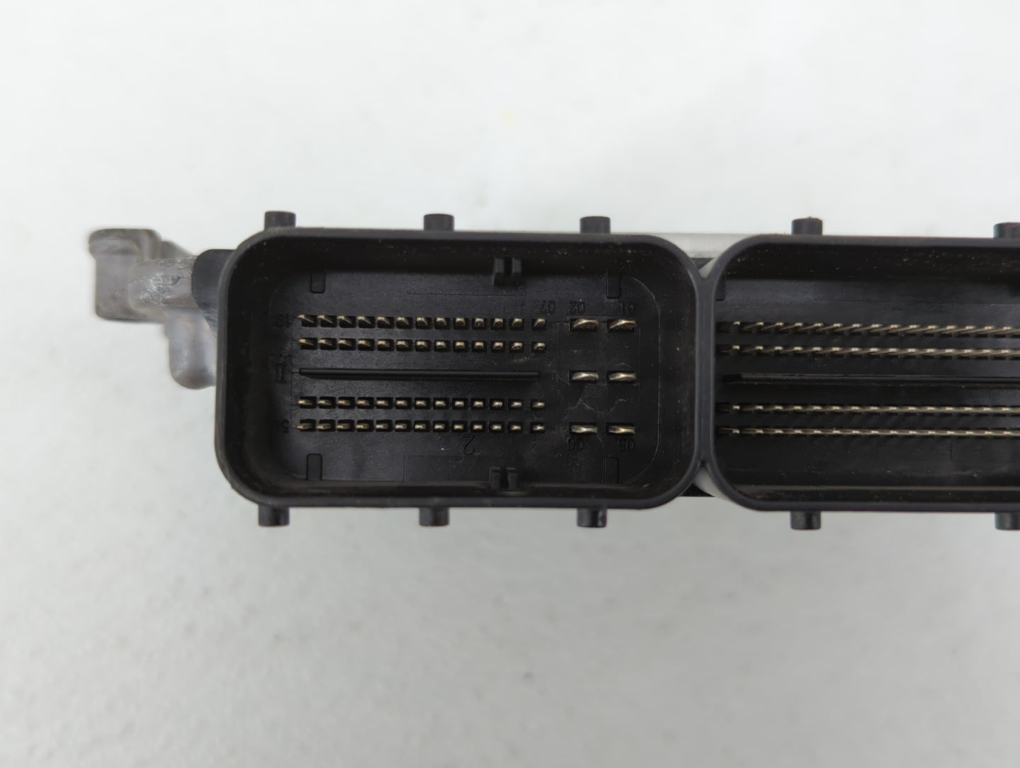 2013-2018 Ford Focus PCM Engine Control Computer ECU ECM PCU OEM P/N:EM5A-12A650-ACA FM5A-12A650-ADB Fits OEM Used Auto Part