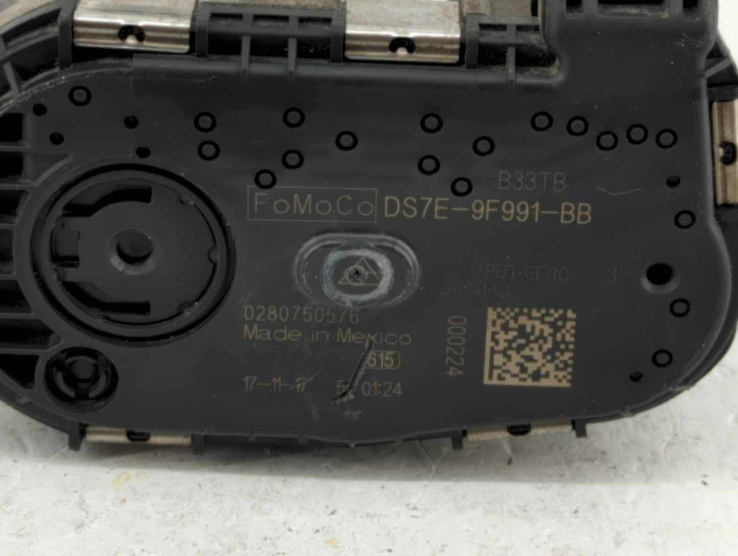 2014-2018 Ford Focus Throttle Body P/N:0 280 750 566 DS7E-9F991-BB Fits Fits 2014 2015 2016 2017 2018 2019 OEM Used Auto Par