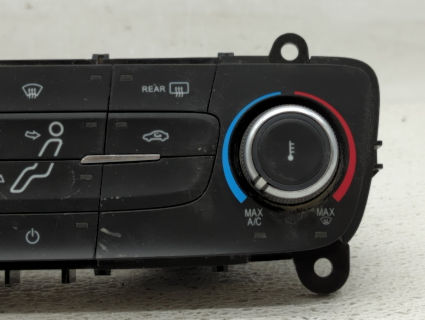2015-2018 Ford Focus Climate Control Module Temperature AC/Heater Replacement P/N:F1ET-19980-LG F1ET-18C612-CJ Fits OEM Used