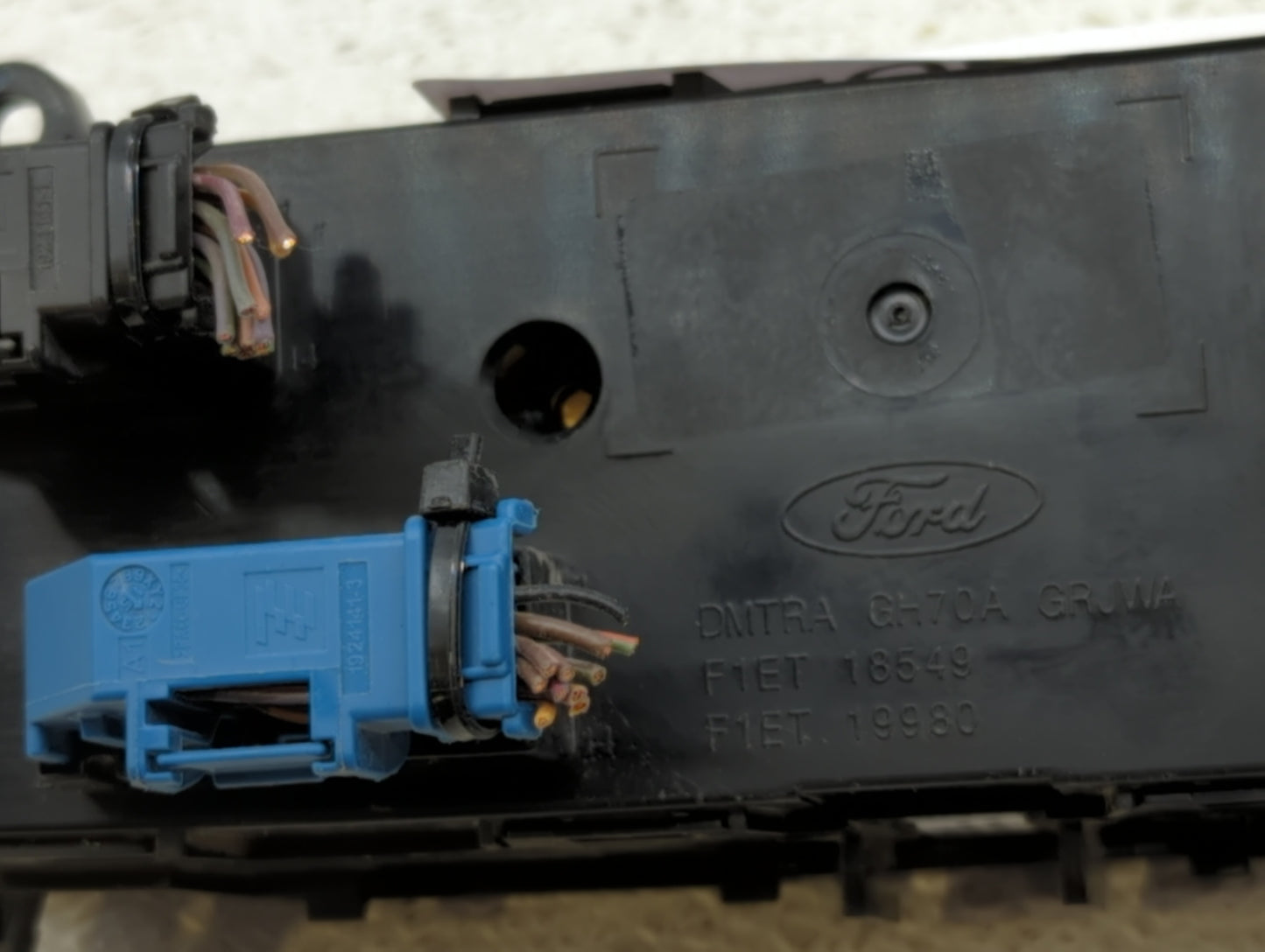 2015-2018 Ford Focus Climate Control Module Temperature AC/Heater Replacement P/N:F1ET-19980-LG F1ET-18C612-CJ Fits OEM Used