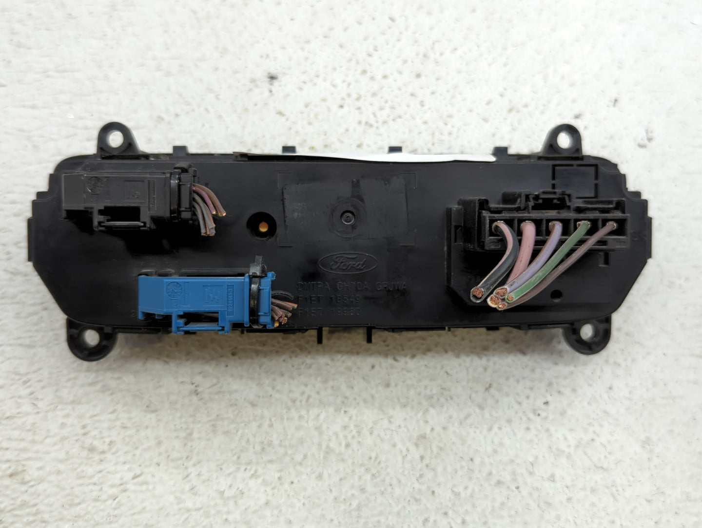 2015-2018 Ford Focus Climate Control Module Temperature AC/Heater Replacement P/N:F1ET-19980-LG F1ET-18C612-CJ Fits OEM Used